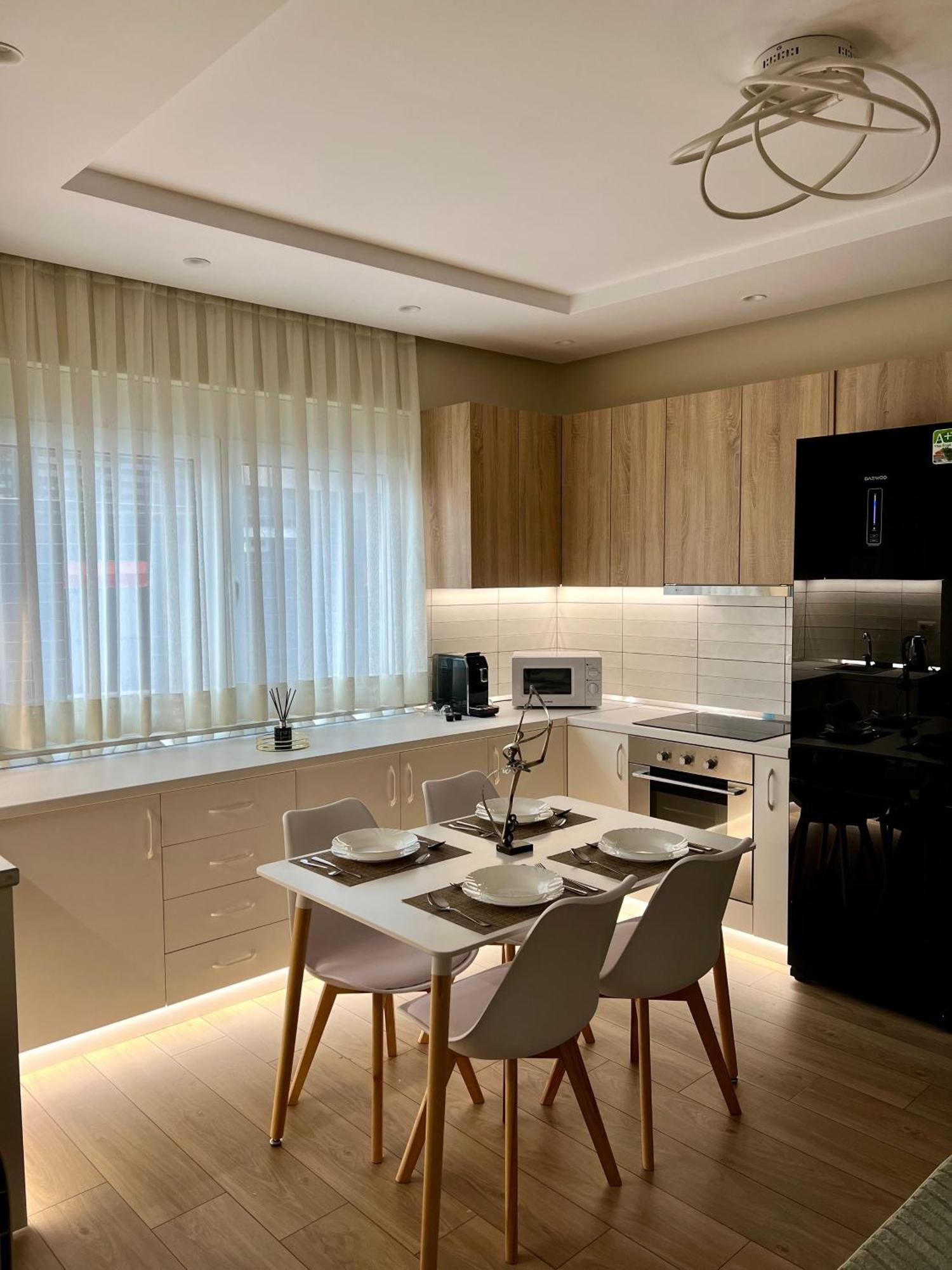Апартаменти Metropolitan Charm: Cozy 1Br In 7Min To Skanderbeg Тирана Екстер'єр фото